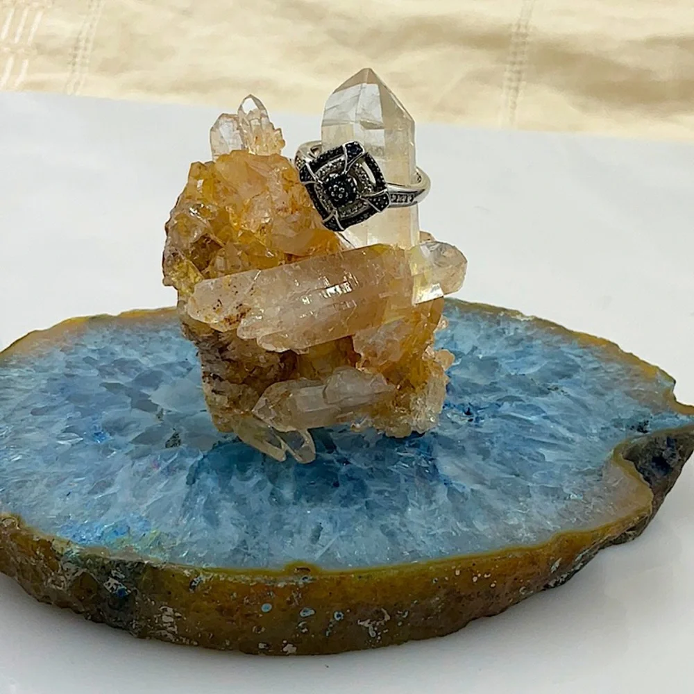 Vtg. Sterling Silver Ring With Blue & White Sapphires. Ring Size 8 - Picture 2 of 9